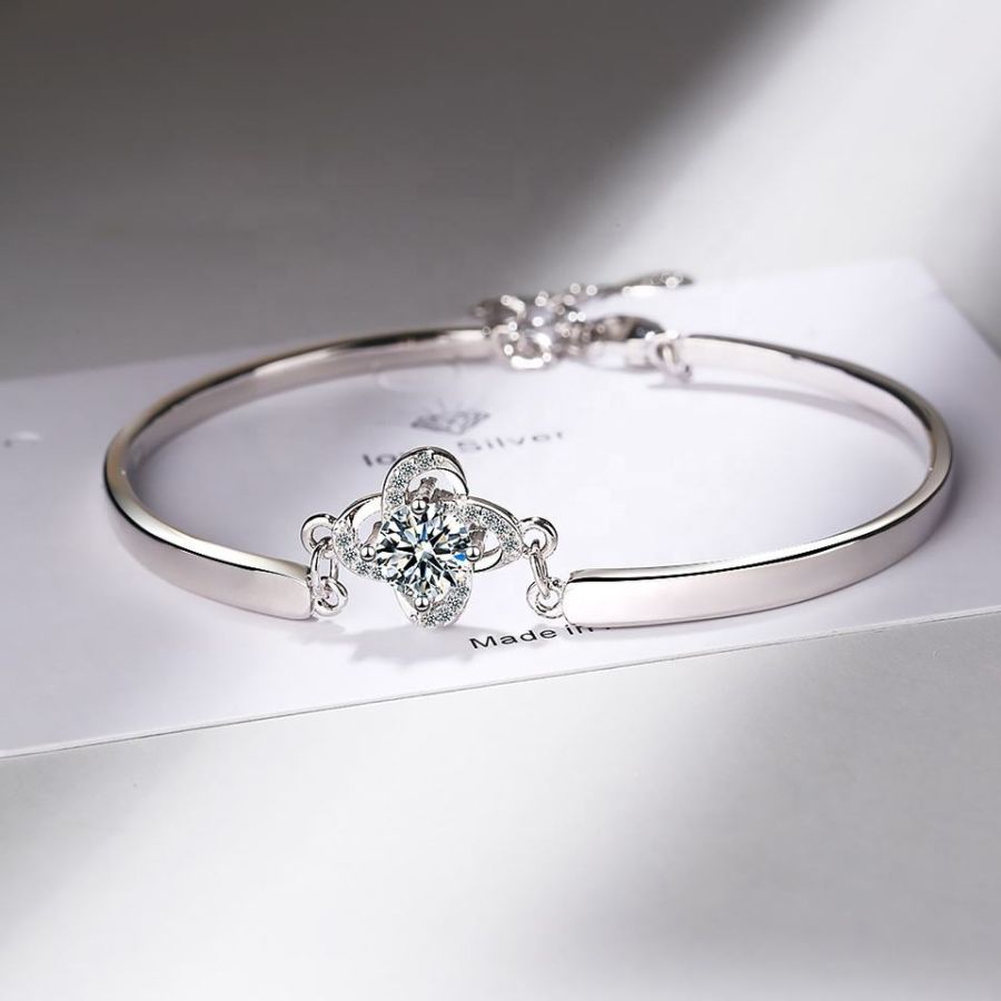Solid Steel Bracelet With Zircon Flower