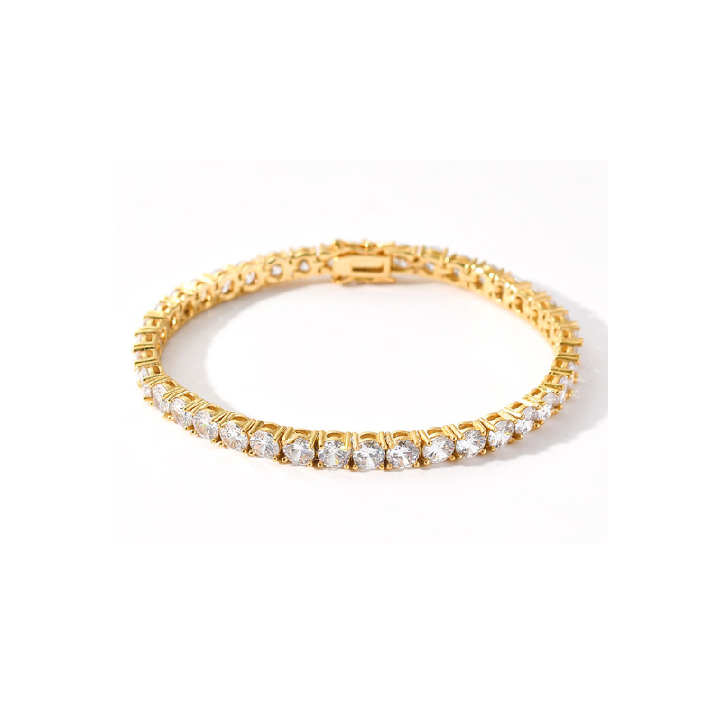 Gouden Armbanden Met Glanzende Zirkonen