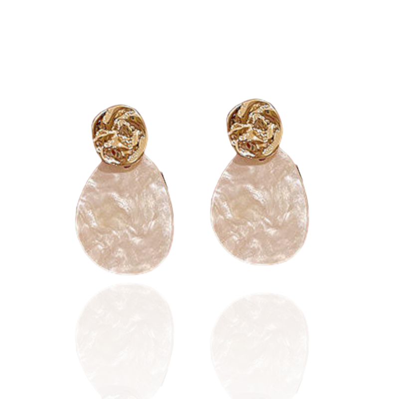 Lichte druppelvormige oorbellen van hars