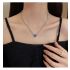 Koninklijke ketting met blauwe zirkoon hanger