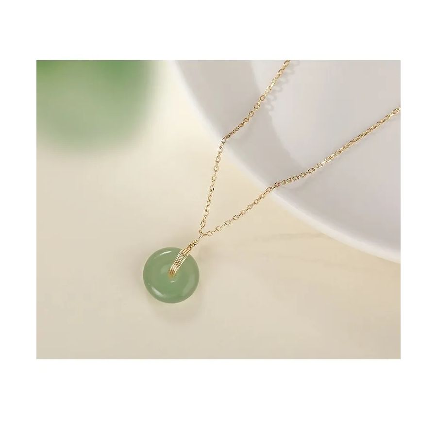 Gouden Ketting Met Groene Ronde Stenen Hanger