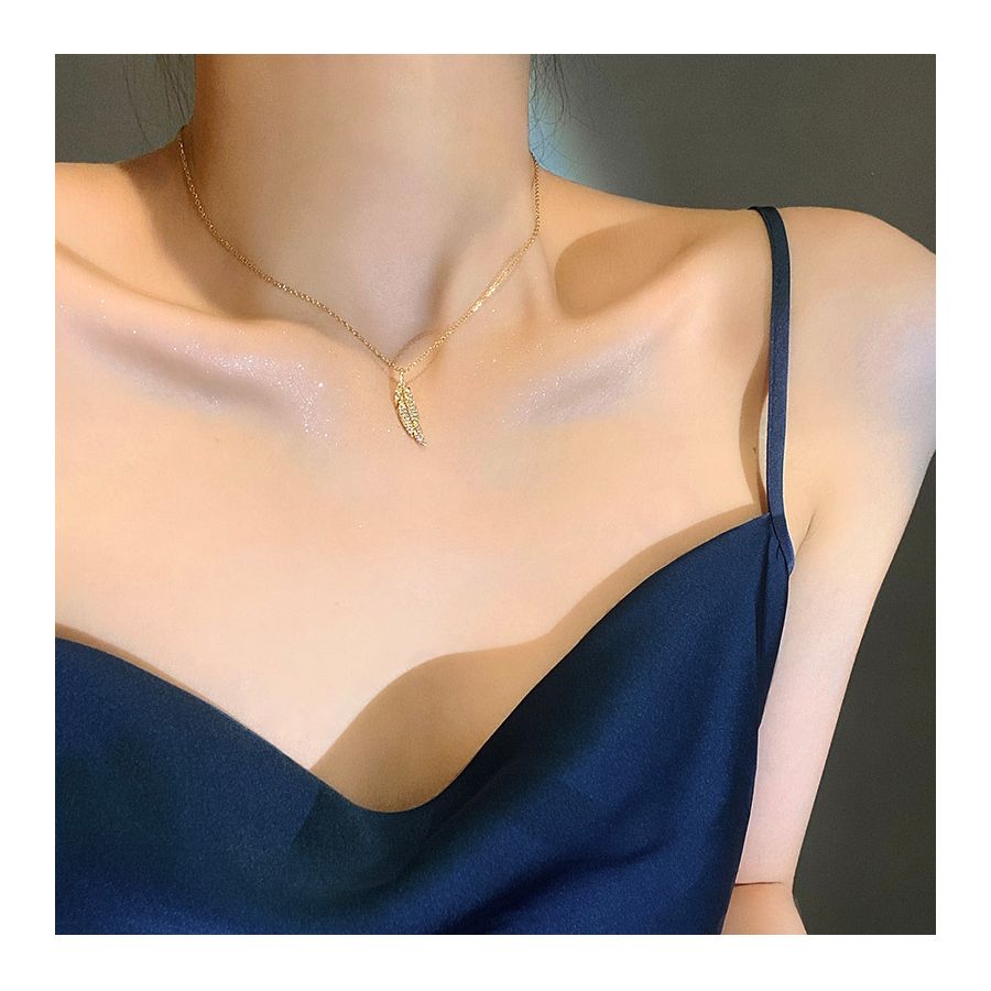 Gouden Ketting Met Veren Hanger