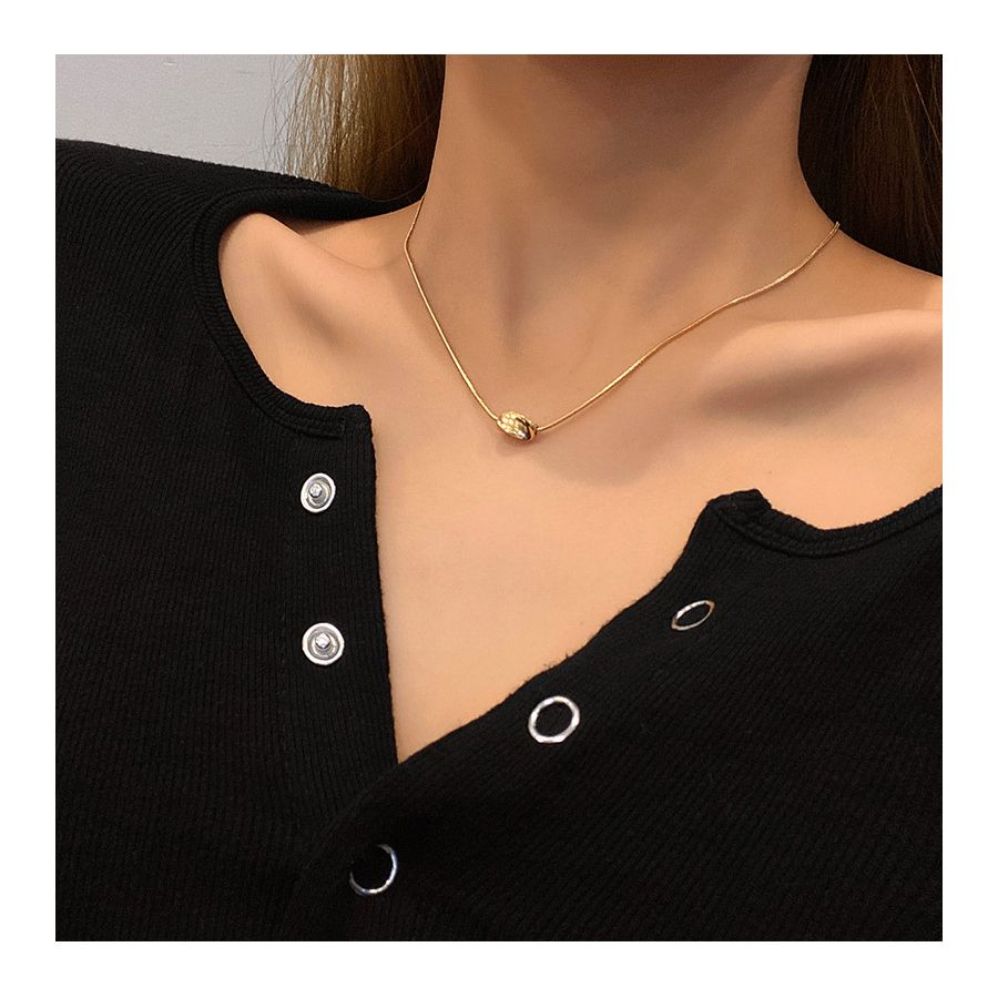 Golden Necklace With Trendy Twisted Pendant