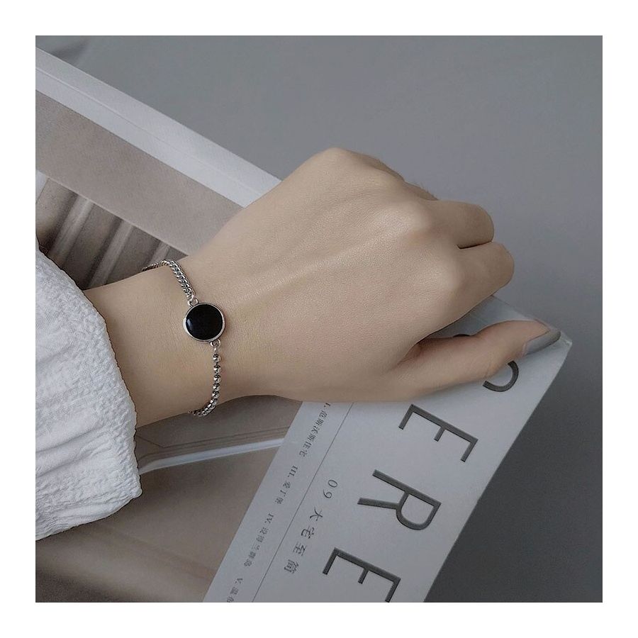 Klassieke zilveren armband met zwarte cirkel