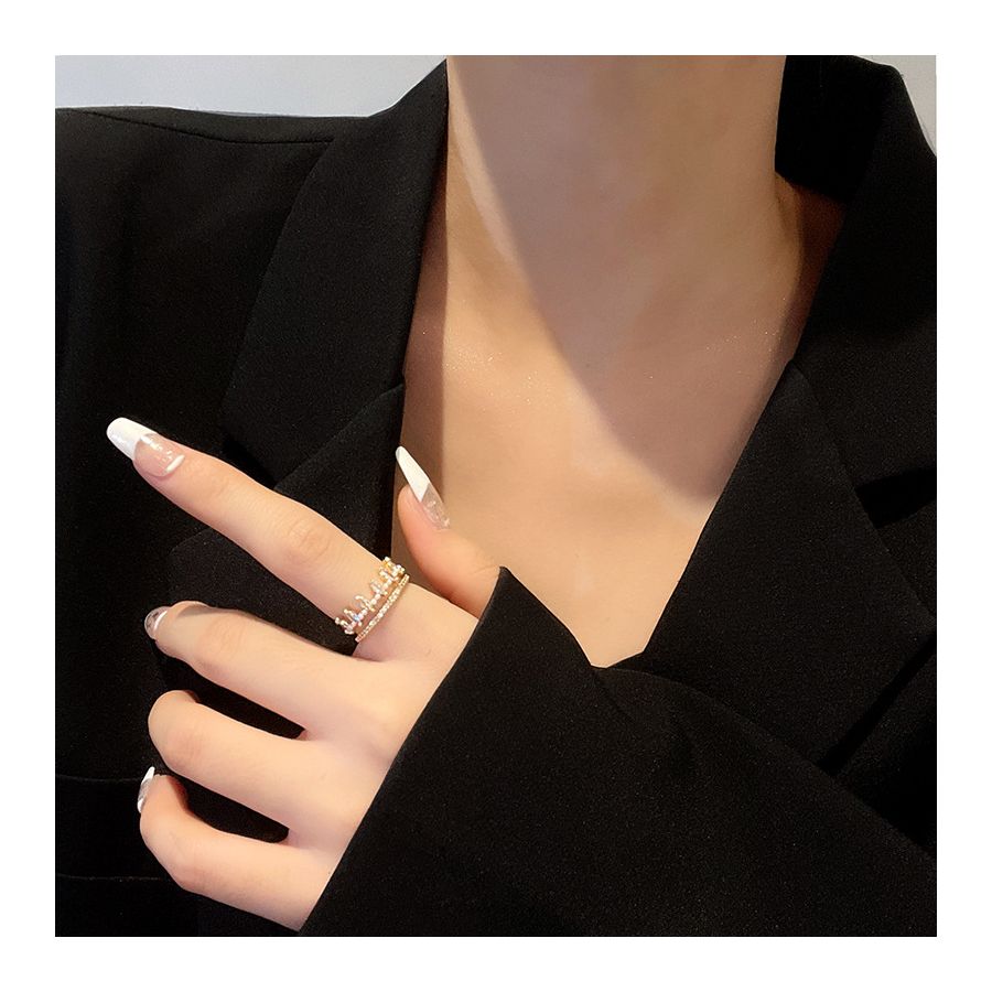 Verstelbare ring in gouden kroonstijl