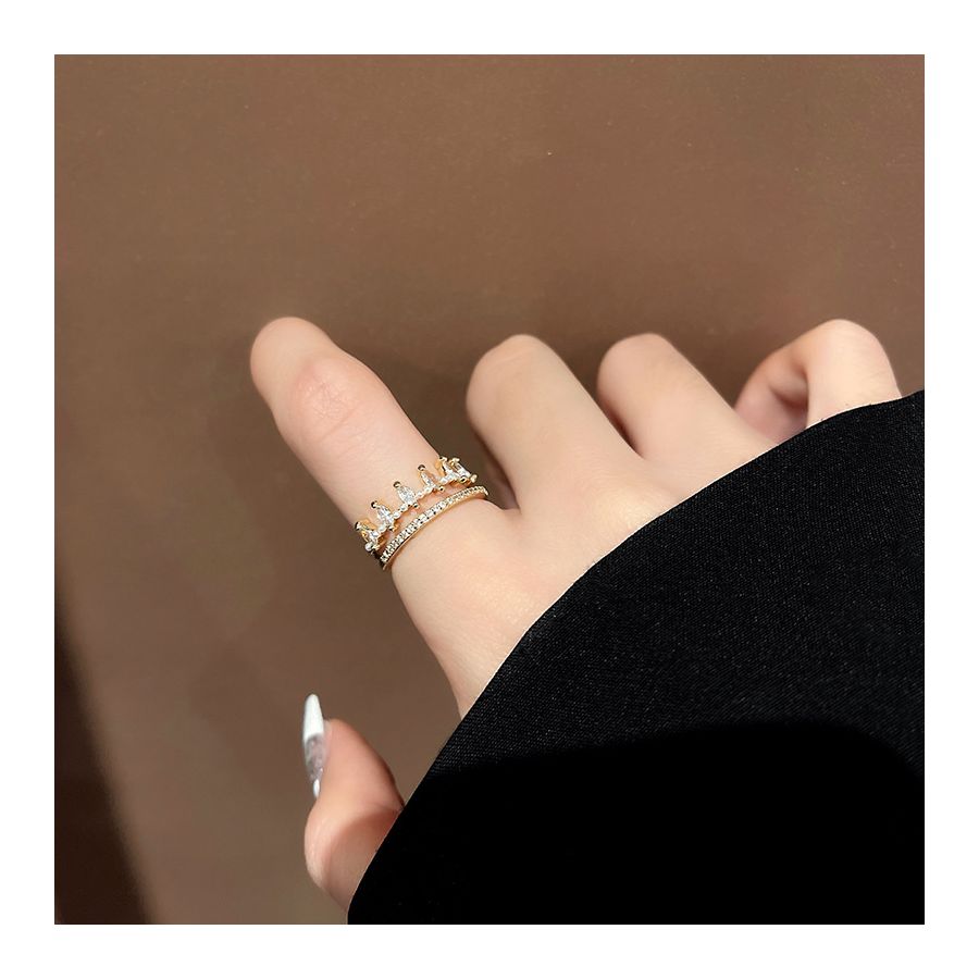 Verstelbare ring in gouden kroonstijl