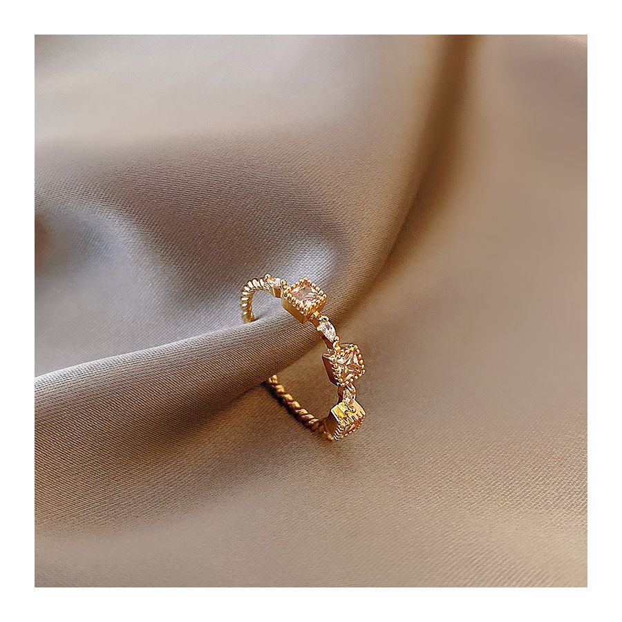 Minimalist Golden Adjustable Ring With Square Crown