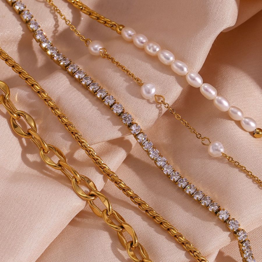 Golden Anklet With Pearl Beeds