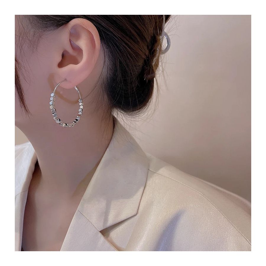 Klassieke oorringen met kubuskralen