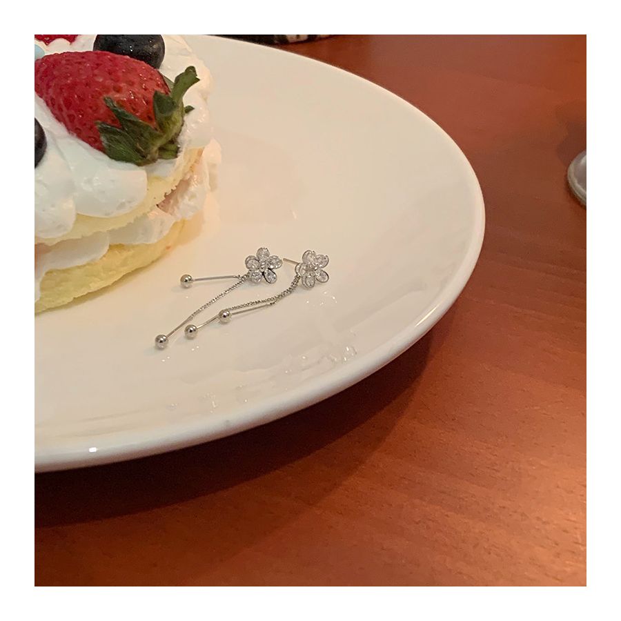 Flower Earring With Tassels