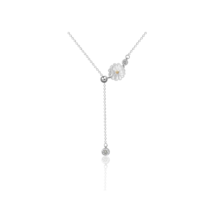 Adjustable Necklace With Daisy Pendant